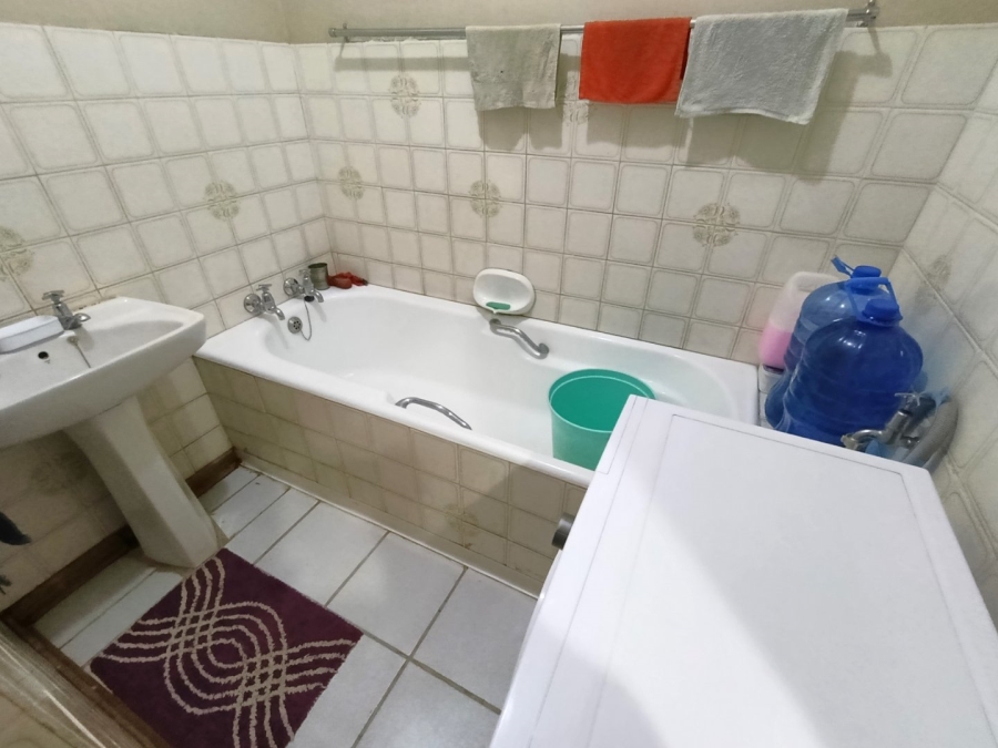 2 Bedroom Property for Sale in Langenhovenpark Free State